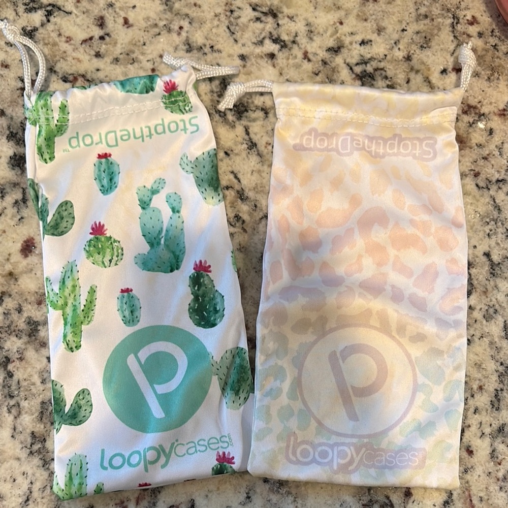 Loopy cases dust bags